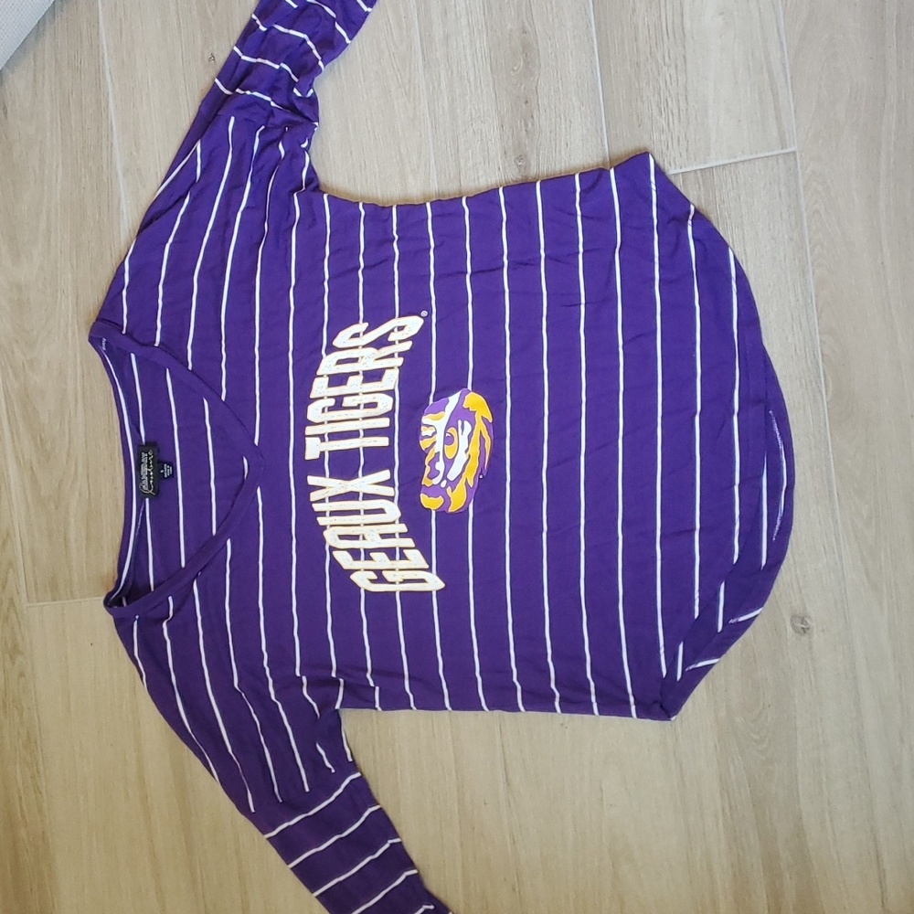 LSU top size medium
